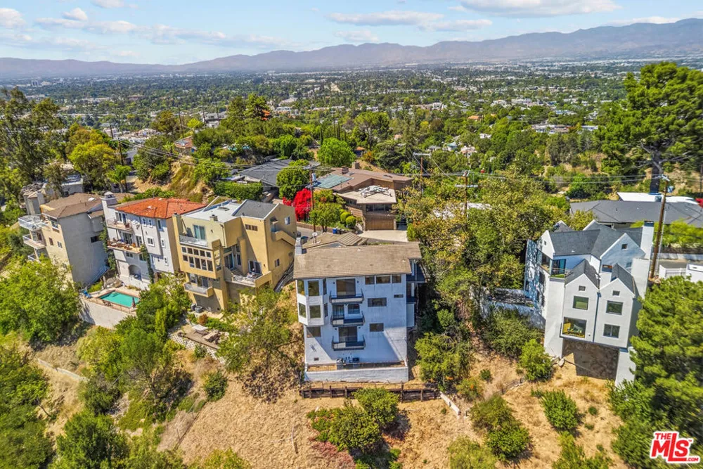 3665 ALTA MESA DRIVE Studio City, CA 91604