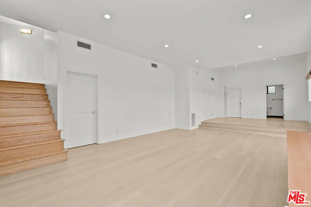 3665 ALTA MESA DRIVE Studio City, CA 91604