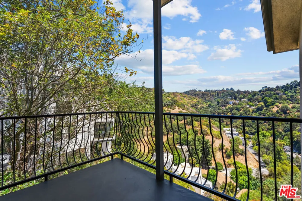 3665 ALTA MESA DRIVE Studio City, CA 91604
