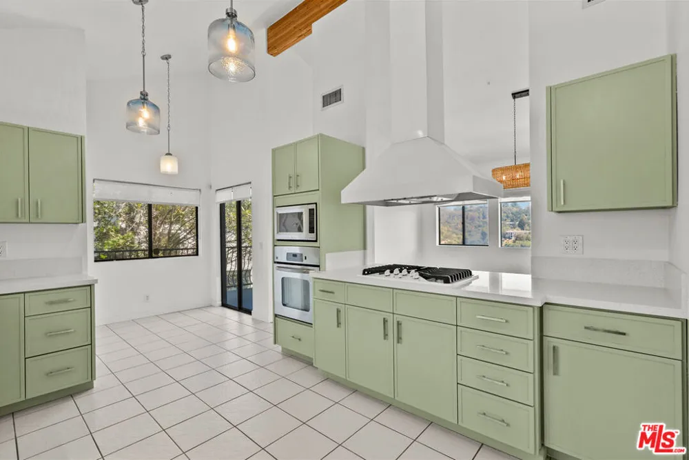 3665 ALTA MESA DRIVE Studio City, CA 91604