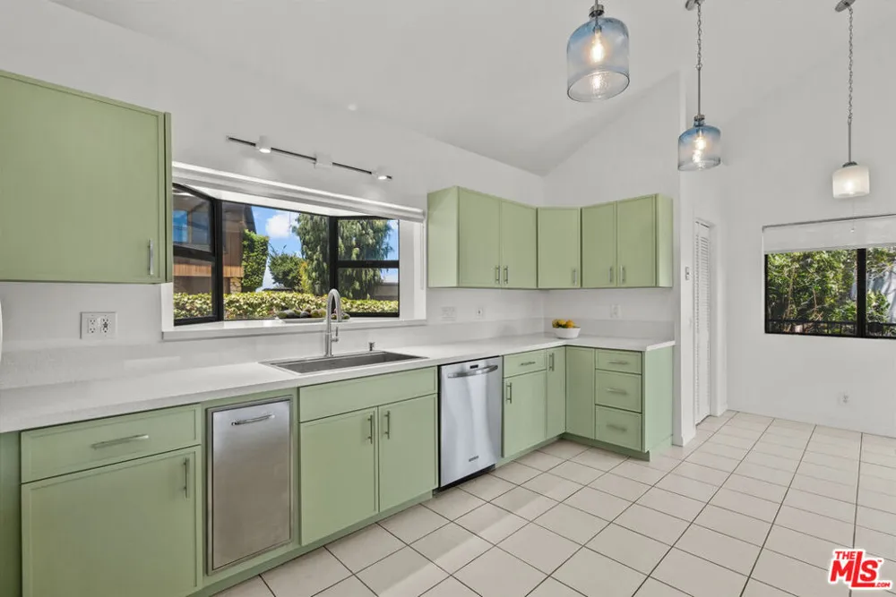 3665 ALTA MESA DRIVE Studio City, CA 91604