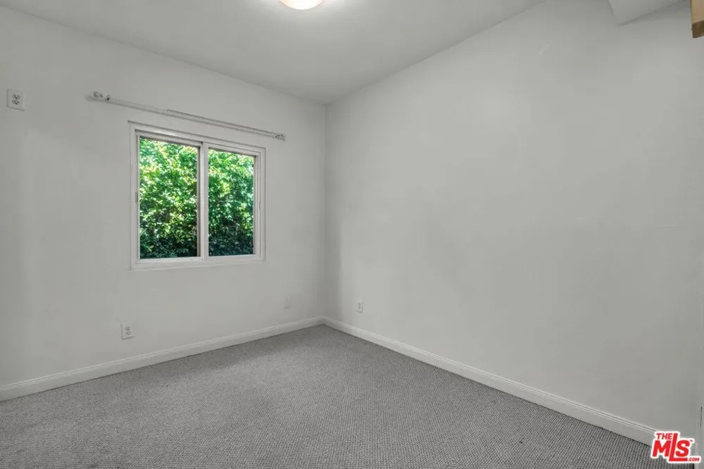 8025 Redlands Street #15 Los Angeles, CA 90293