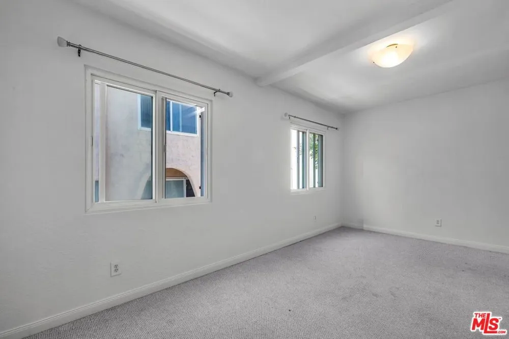 8025 Redlands Street #15 Los Angeles, CA 90293