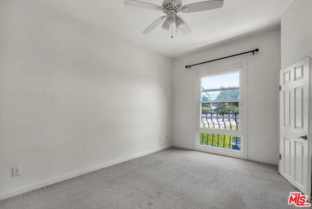 8025 Redlands Street #15 Los Angeles, CA 90293