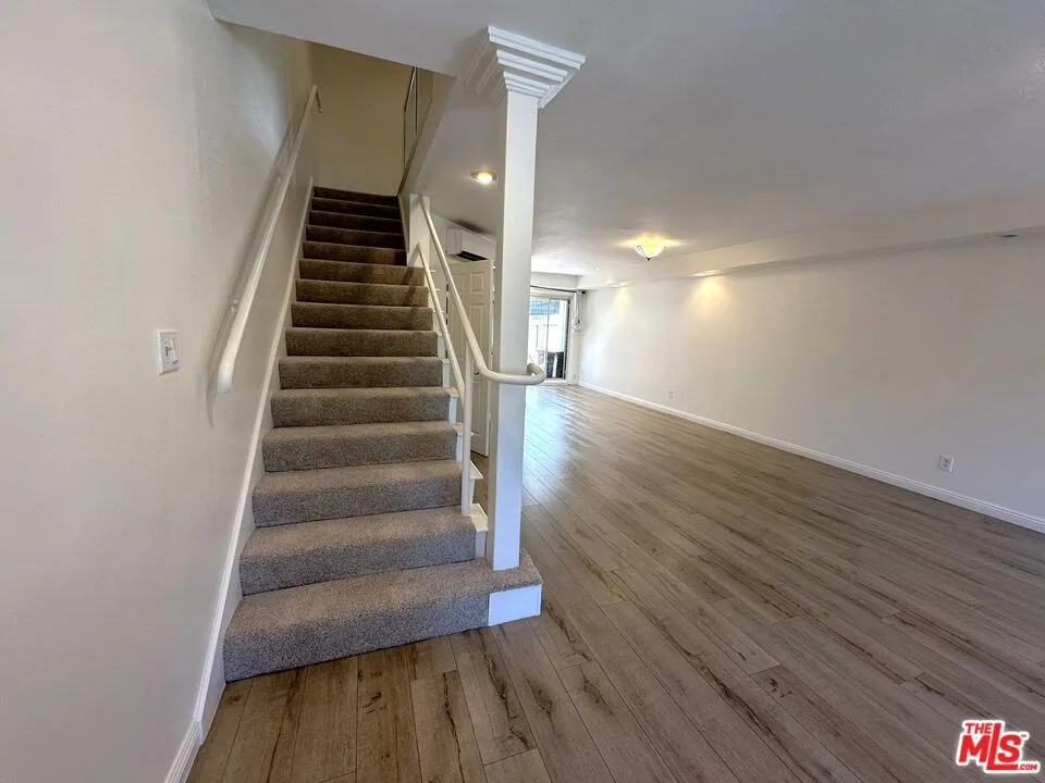 8025 Redlands Street #15 Los Angeles, CA 90293