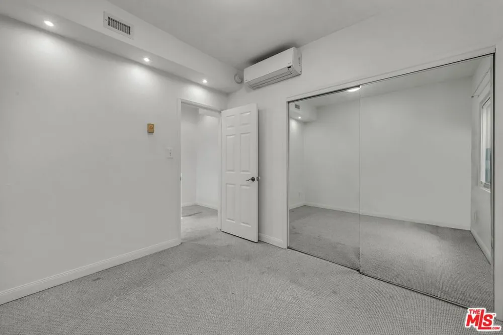 8025 Redlands Street #15 Los Angeles, CA 90293