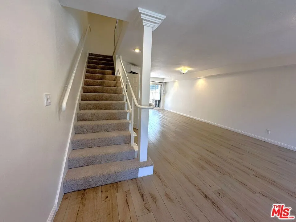 8025 Redlands Street #15 Los Angeles, CA 90293