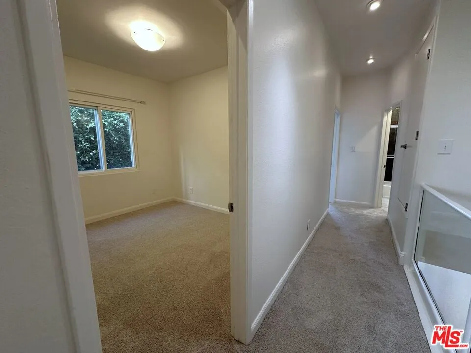 8025 Redlands Street #15 Los Angeles, CA 90293