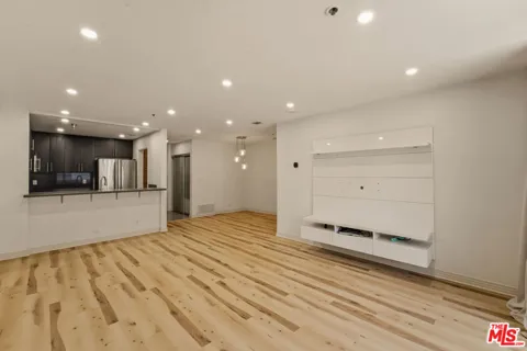 121 S Hope Street #313
