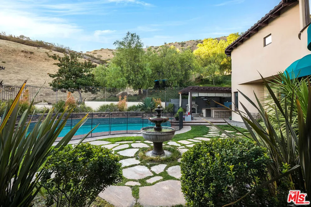 55 Coolwater Road Bell Canyon, CA 91307