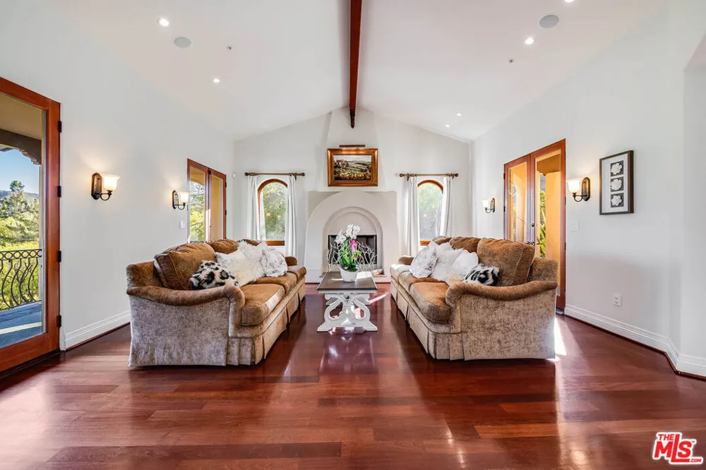 55 Coolwater Road Bell Canyon, CA 91307
