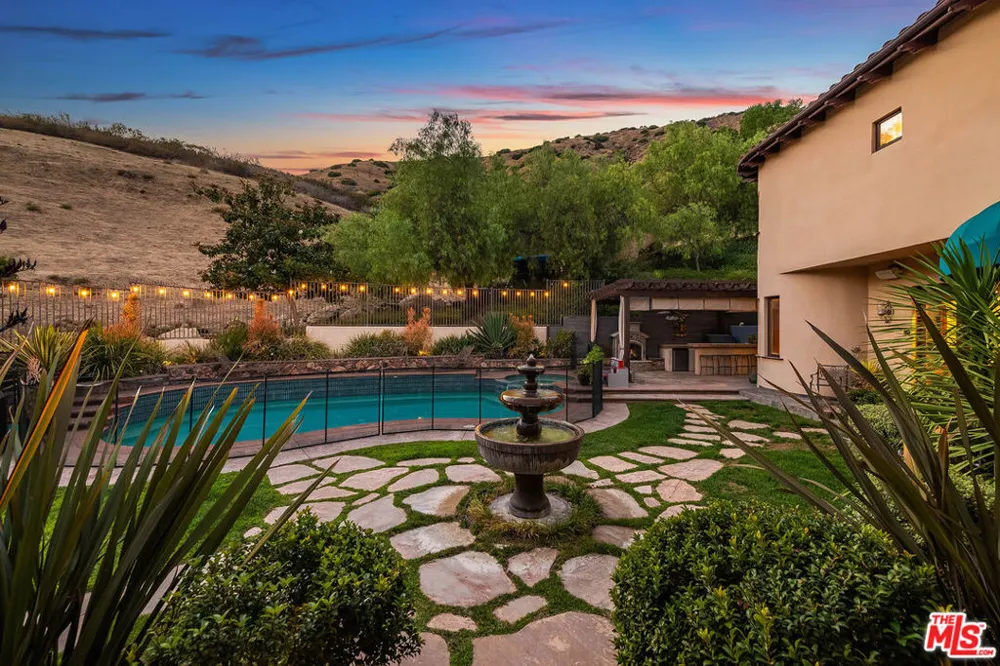55 Coolwater Road Bell Canyon, CA 91307