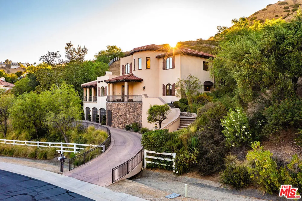 55 Coolwater Road Bell Canyon, CA 91307