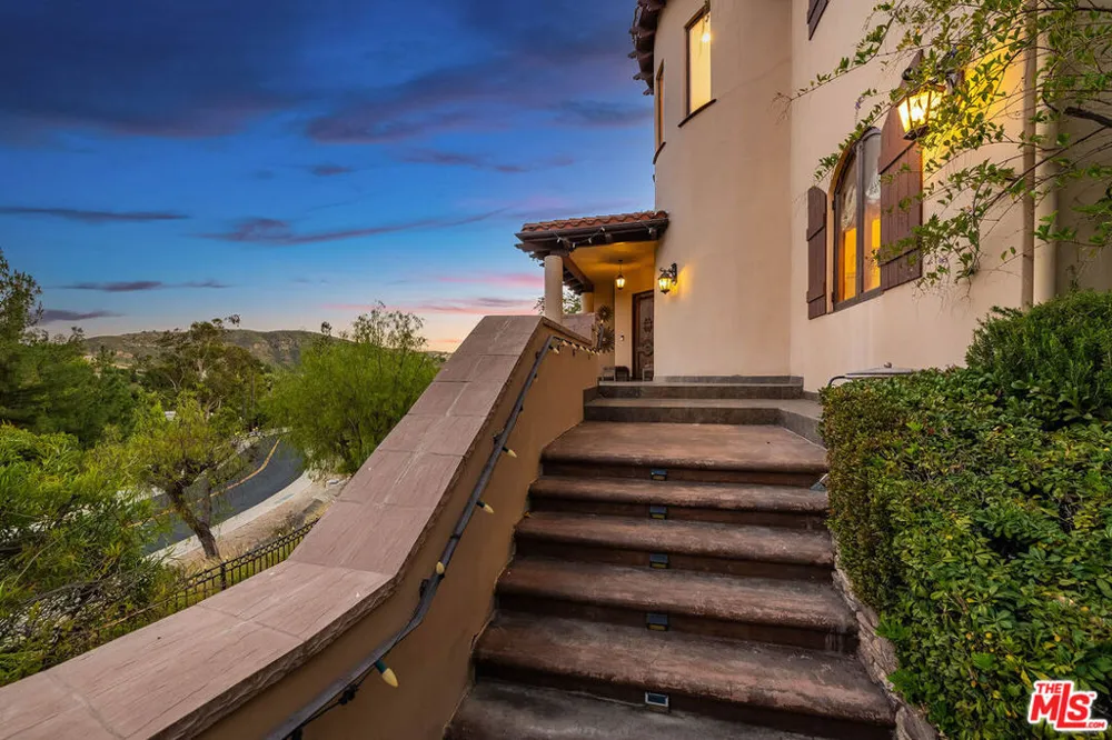 55 Coolwater Road Bell Canyon, CA 91307
