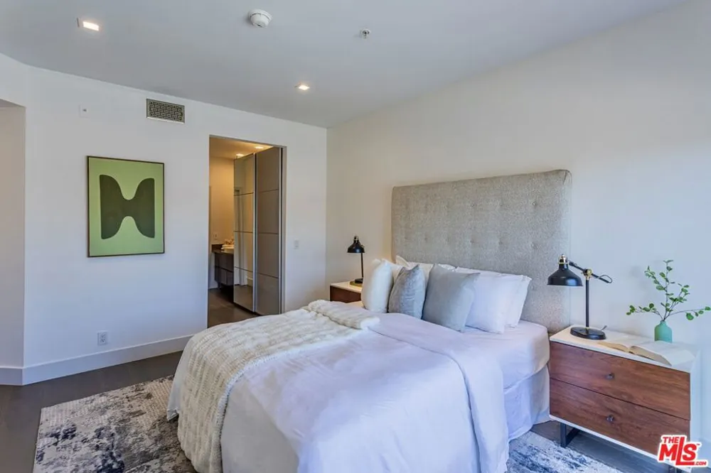 120 S Crescent Drive #304 Beverly Hills, CA 90212