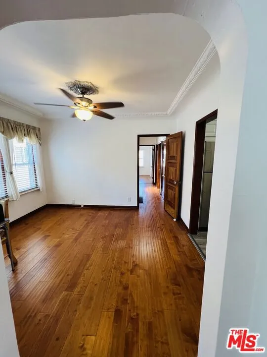 1271 W 81st Street Los Angeles, CA 90044