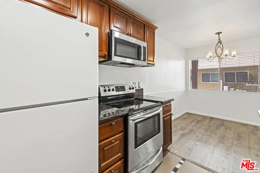 10757 Hortense Street #303 Toluca Lake, CA 91602