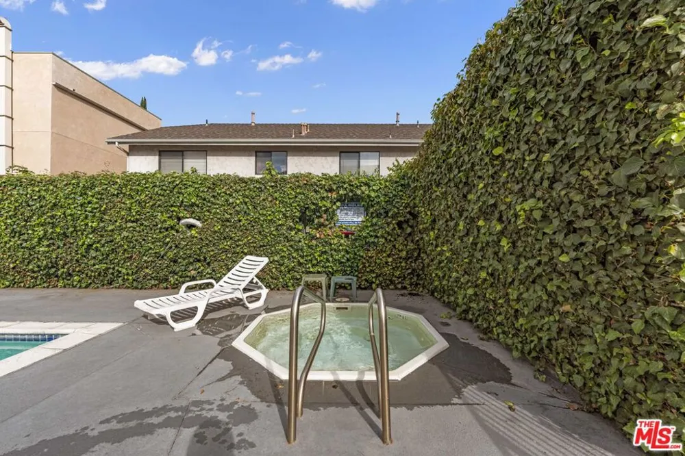 10757 Hortense Street #303 Toluca Lake, CA 91602