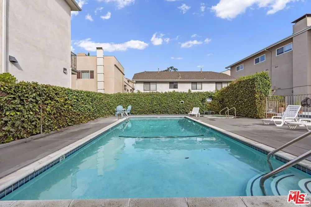 10757 Hortense Street #303 Toluca Lake, CA 91602