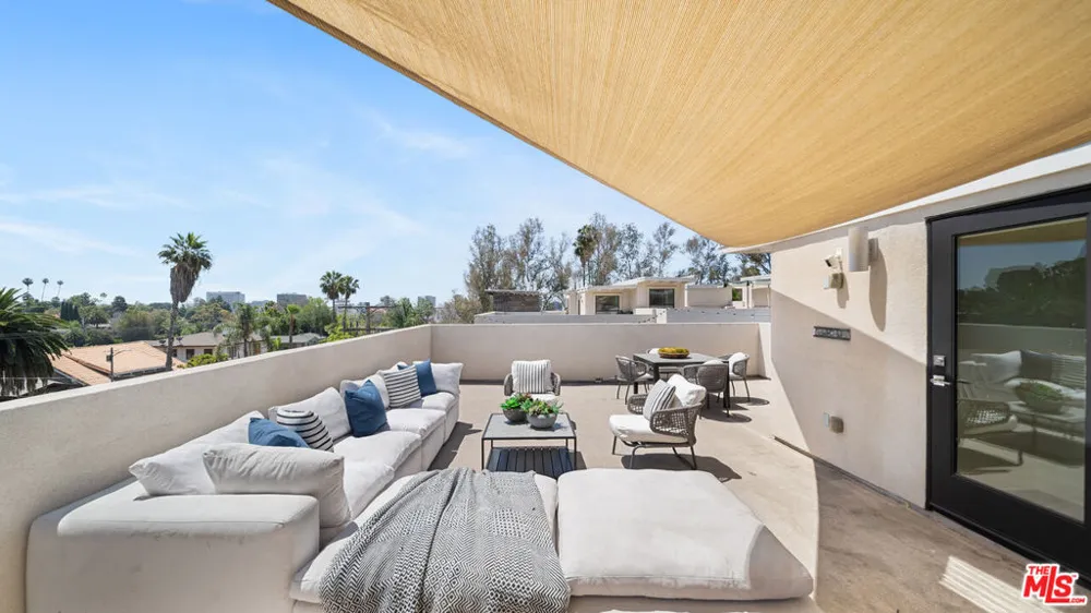 2111 Cahuenga Boulevard #1 Los Angeles, CA 90068