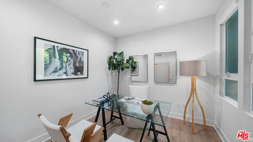 2111 Cahuenga Boulevard #1 Los Angeles, CA 90068