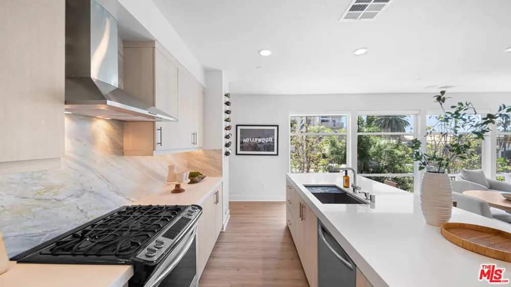 2111 Cahuenga Boulevard #1 Los Angeles, CA 90068