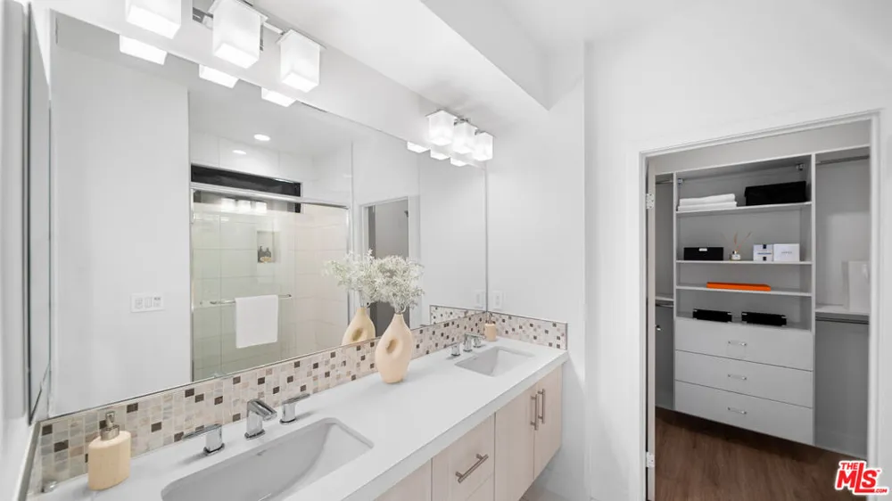 2111 Cahuenga Boulevard #1 Los Angeles, CA 90068