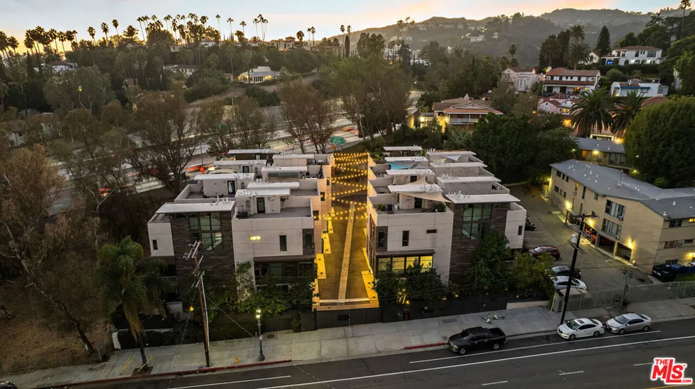 2111 Cahuenga Boulevard #1 Los Angeles, CA 90068