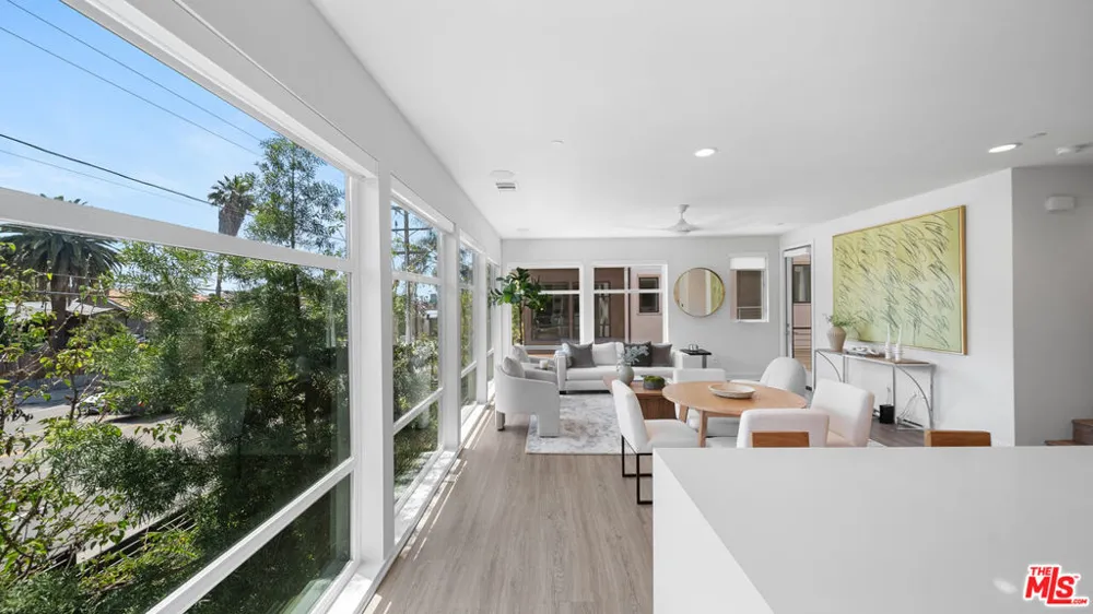 2111 Cahuenga Boulevard #1 Los Angeles, CA 90068