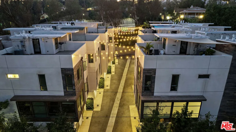 2111 Cahuenga Boulevard #1 Los Angeles, CA 90068