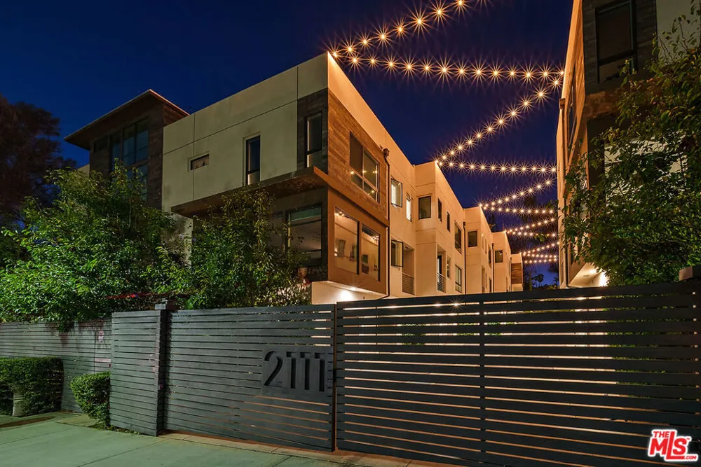 2111 Cahuenga Boulevard #1 Los Angeles, CA 90068