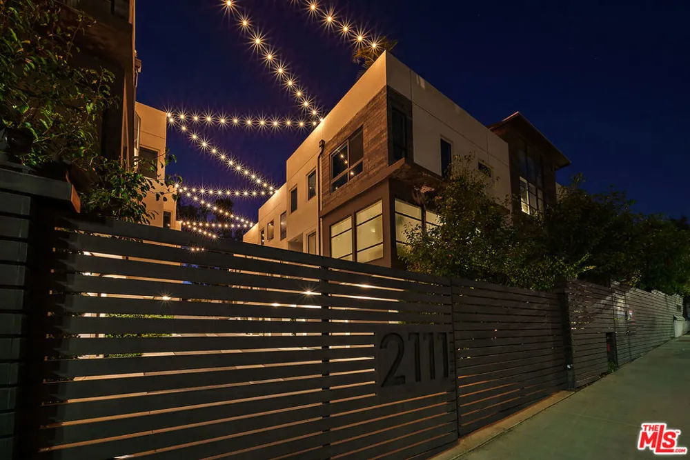2111 Cahuenga Boulevard #1 Los Angeles, CA 90068