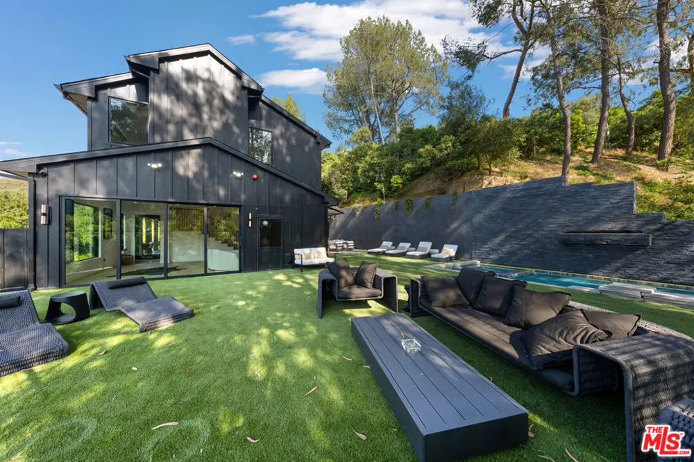 3140 Coldwater Canyon Studio City, CA 91604