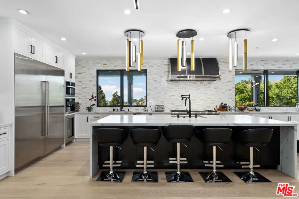 3140 Coldwater Canyon Studio City, CA 91604