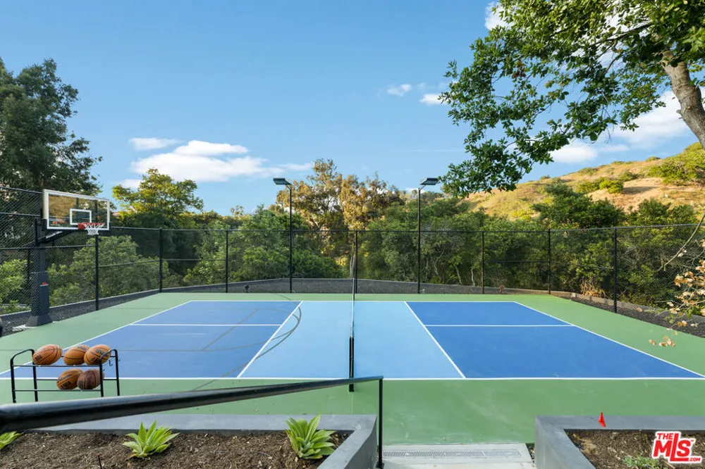 3140 Coldwater Canyon Studio City, CA 91604