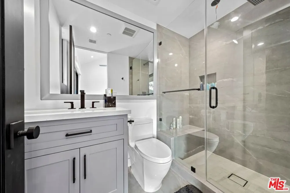 3140 Coldwater Canyon Studio City, CA 91604