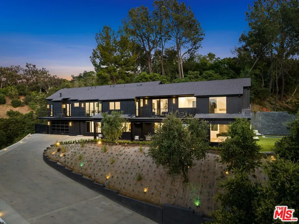 3140 Coldwater Canyon Studio City, CA 91604