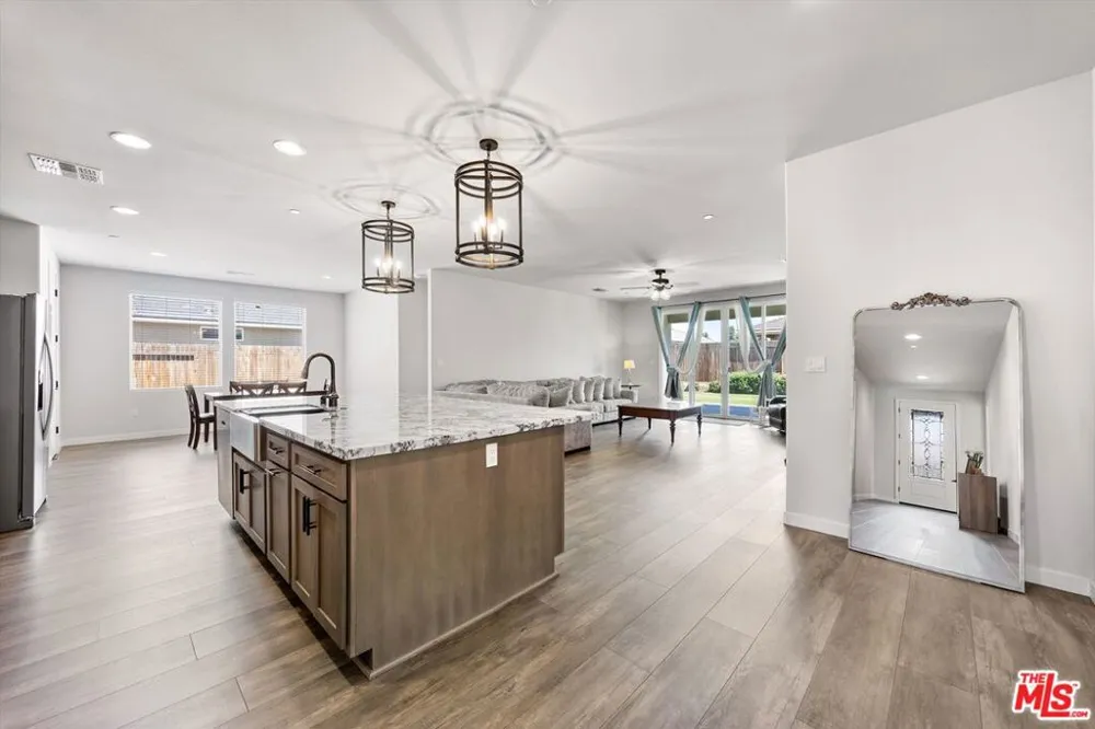 11126 Arundel Way Bakersfield, CA 93311