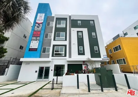 339 S Oxford Avenue #202