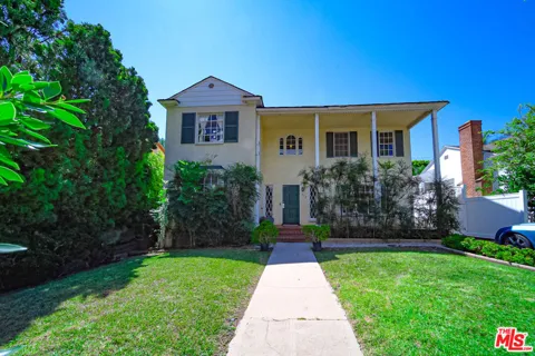 713 Doheny Drive