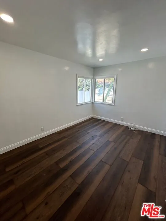 6915 Laramie Avenue Winnetka, CA 91306