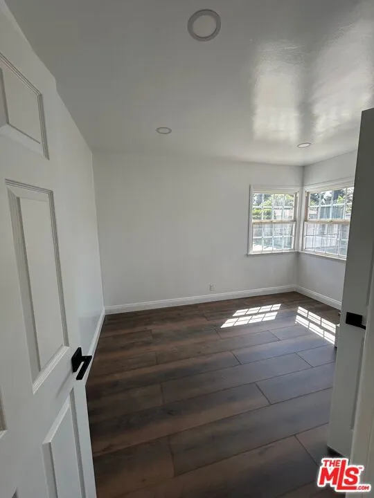 6915 Laramie Avenue Winnetka, CA 91306