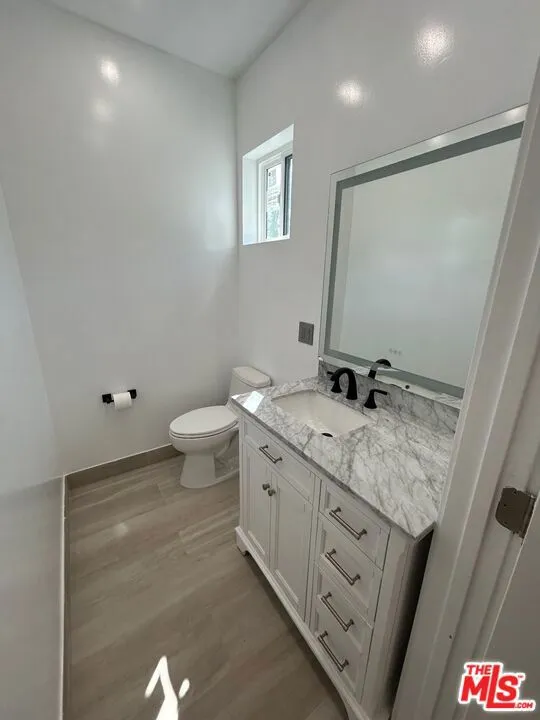 6915 Laramie Avenue Winnetka, CA 91306