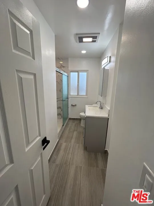 6915 Laramie Avenue Winnetka, CA 91306
