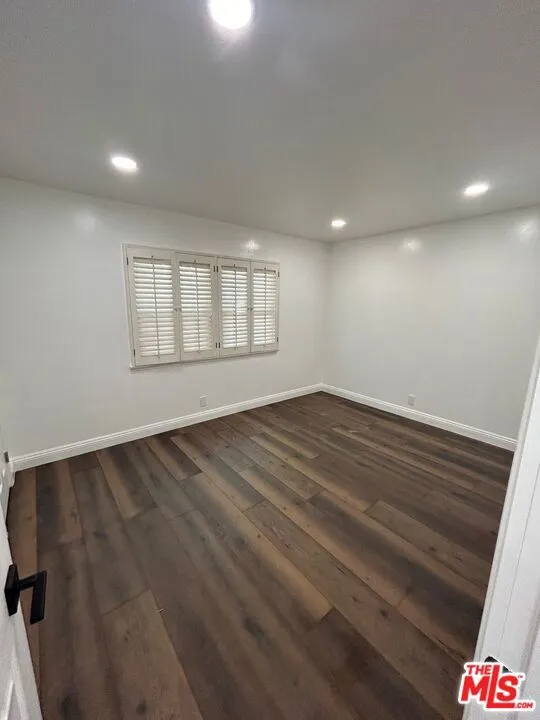 6915 Laramie Avenue Winnetka, CA 91306