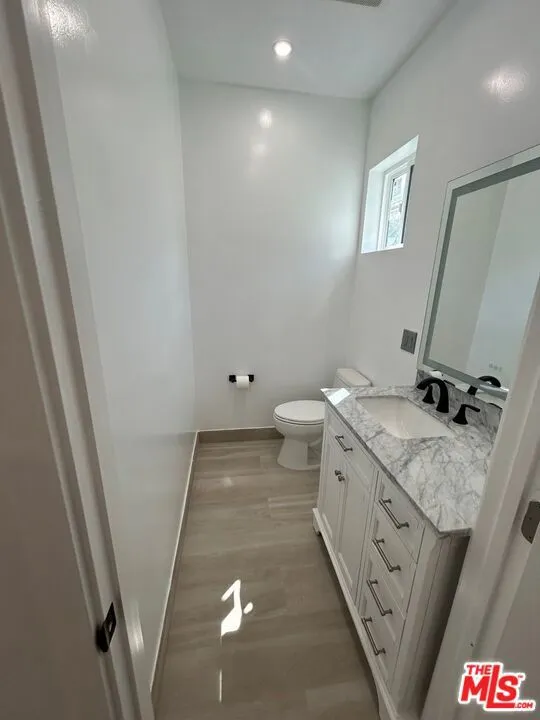 6915 Laramie Avenue Winnetka, CA 91306