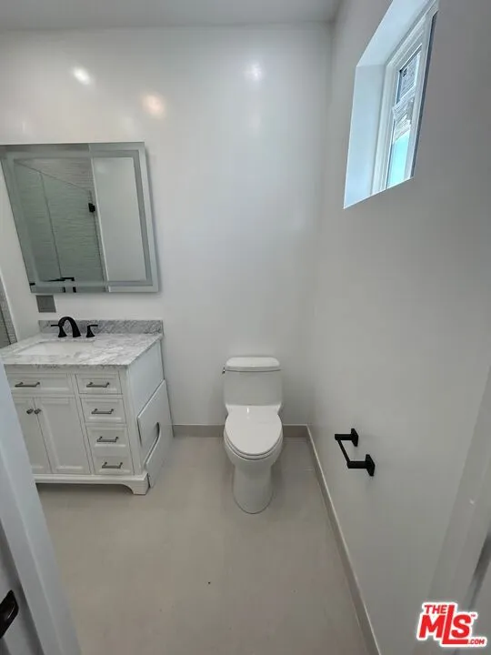 6915 Laramie Avenue Winnetka, CA 91306