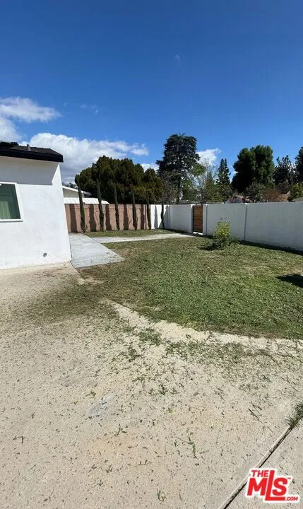 6915 Laramie Avenue Winnetka, CA 91306