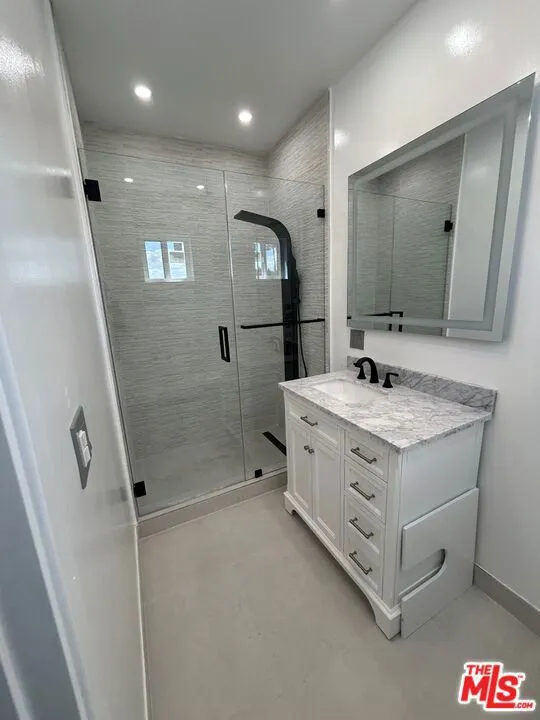 6915 Laramie Avenue Winnetka, CA 91306