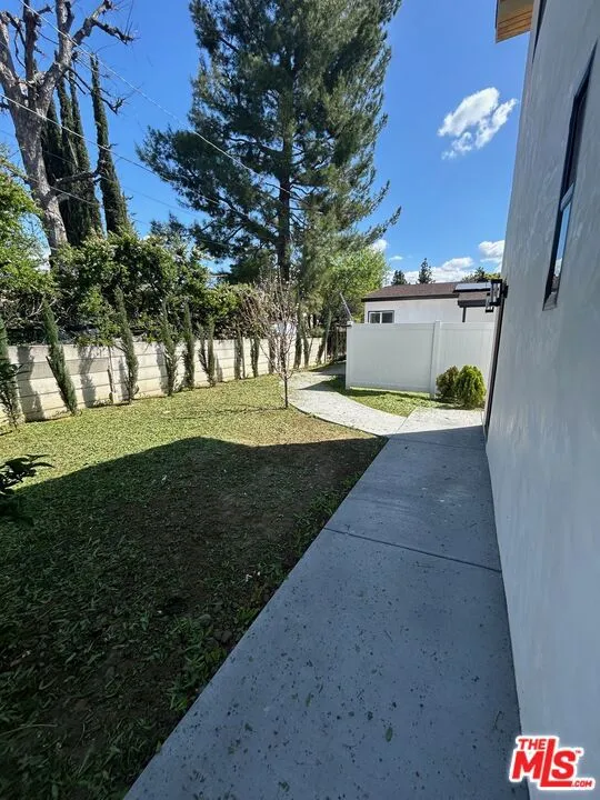 6915 Laramie Avenue Winnetka, CA 91306